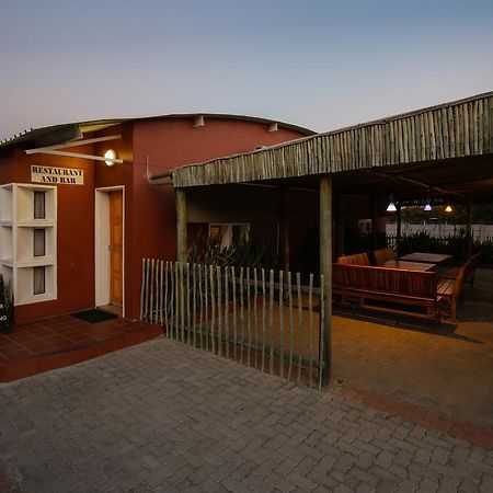 Mokoro Lodge Maun Bagian luar foto
