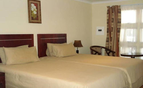 Mokoro Lodge Maun Bagian luar foto