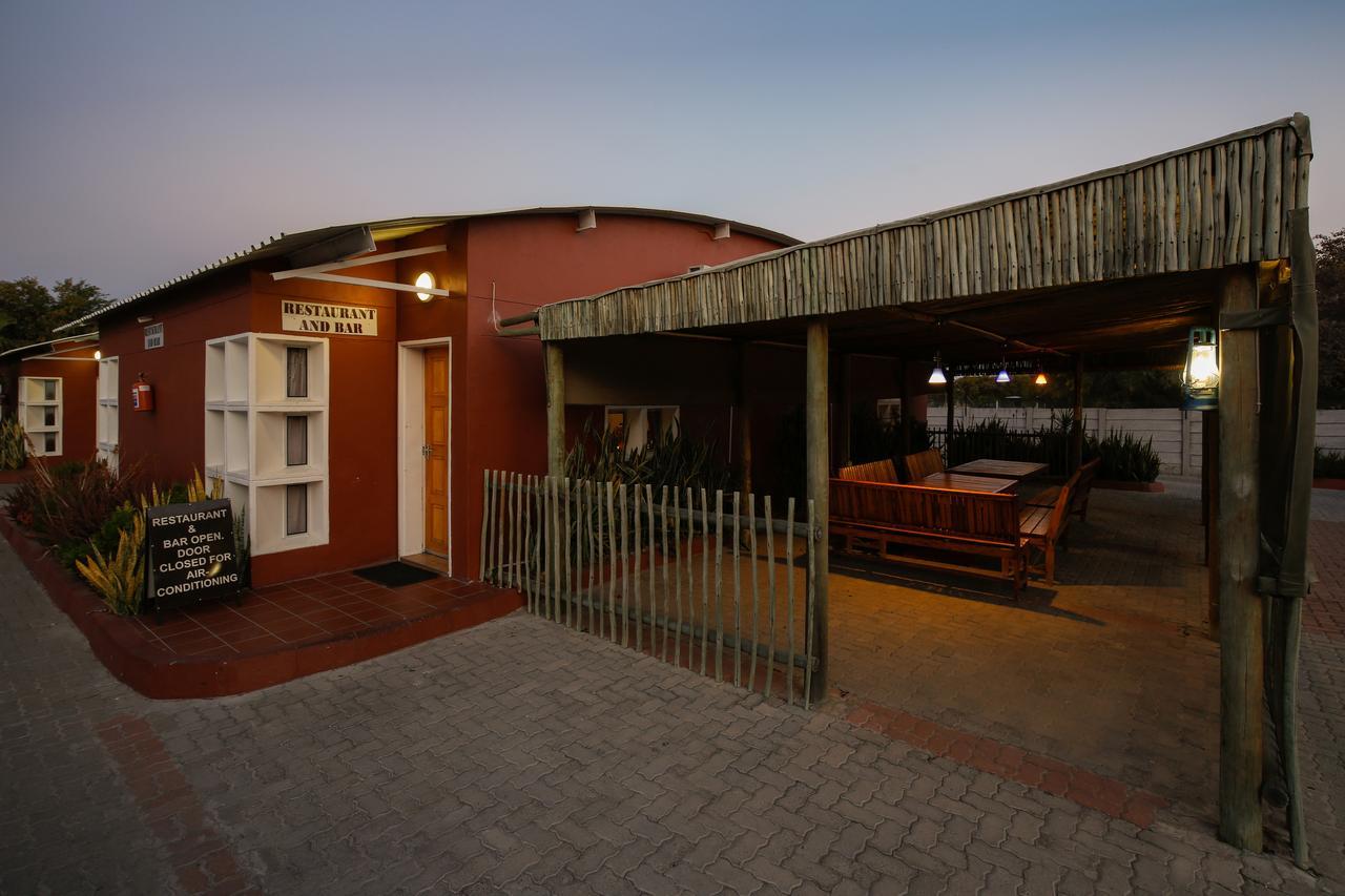 Mokoro Lodge Maun Bagian luar foto